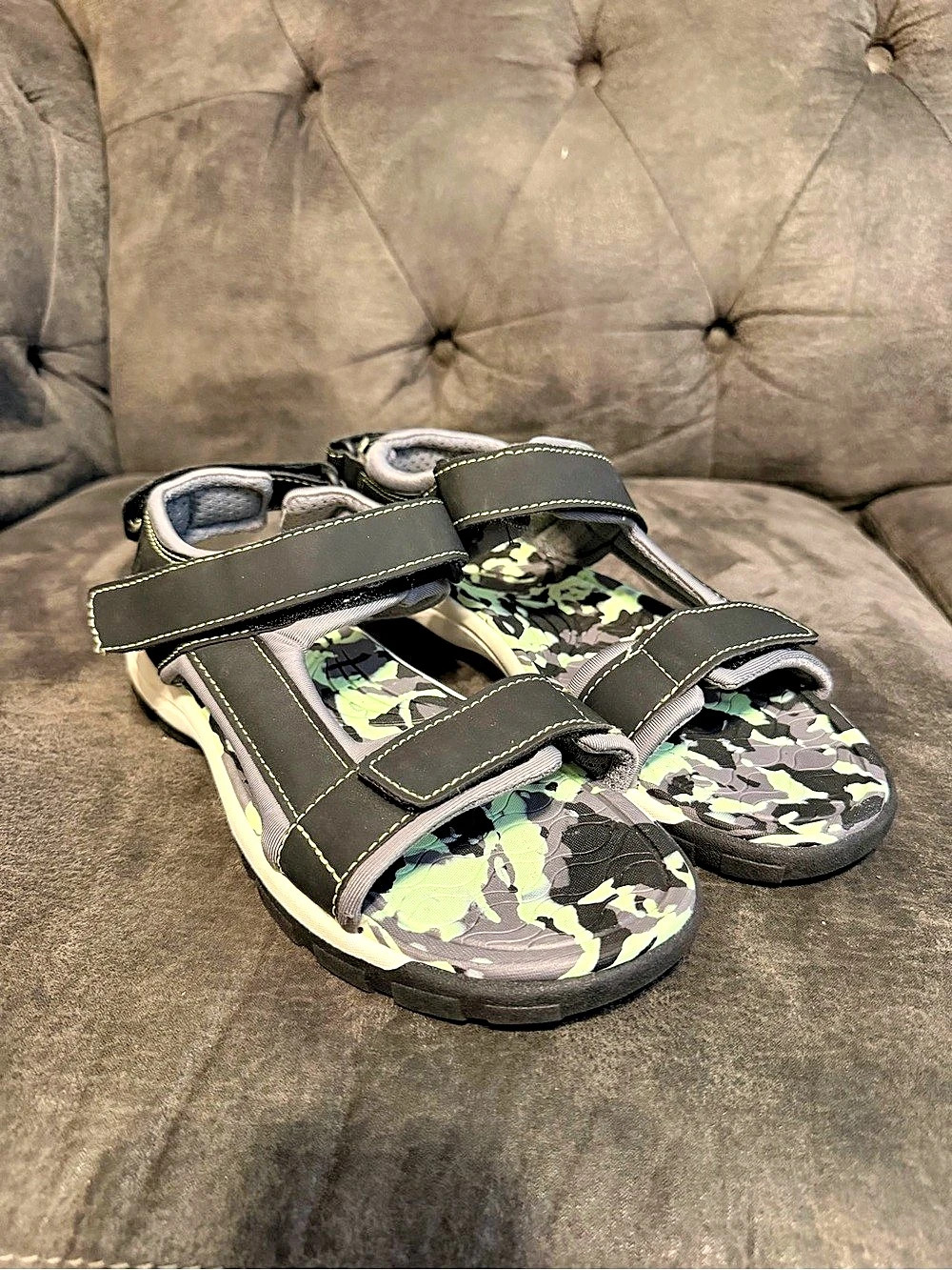 Lands End Camo Sport Sandals size junior size 6/women’s 8 NWOT